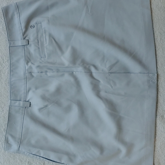𝅺izod golf skirt - light gray - NWOT - Picture 4 of 5